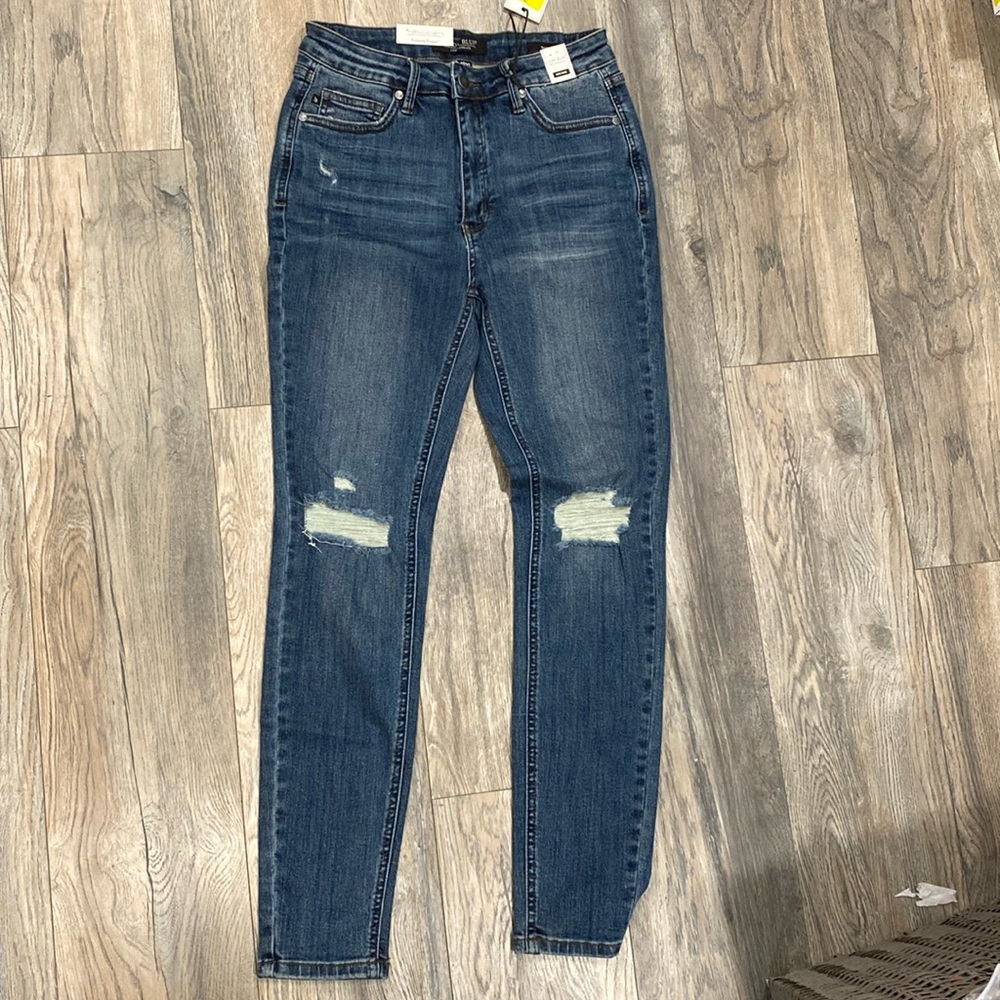 Tummy control Judy Blue mid rise destroy skinny 88798